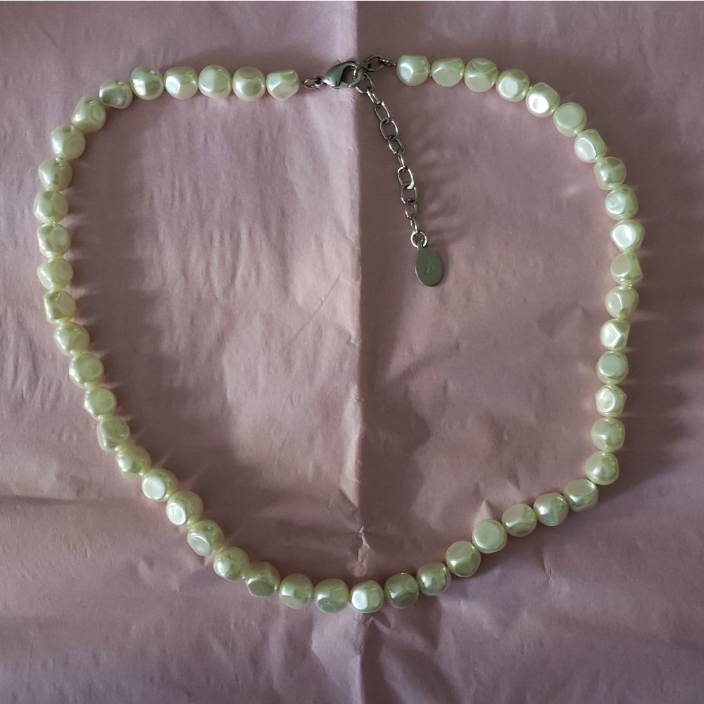 Awesome Accesorize London Necklace Faux Pearls 😍